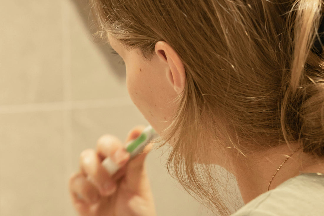 The Science Behind the Sparkle: What’s Inside Dermease Teeth Whitening Powder?